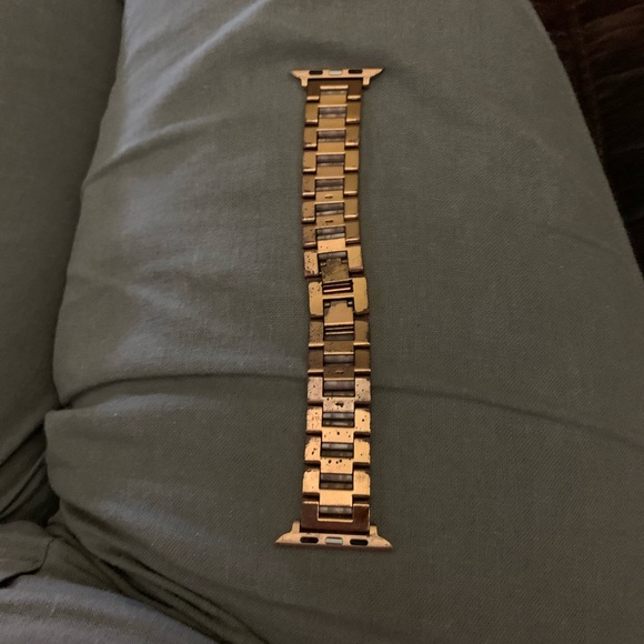 Womens compatible Apple Watch band for size 44 in Good condition. - Picture 2 of 2